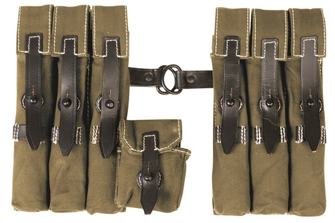 MP40 / MP38  WH two Magazinte Pouches Repro