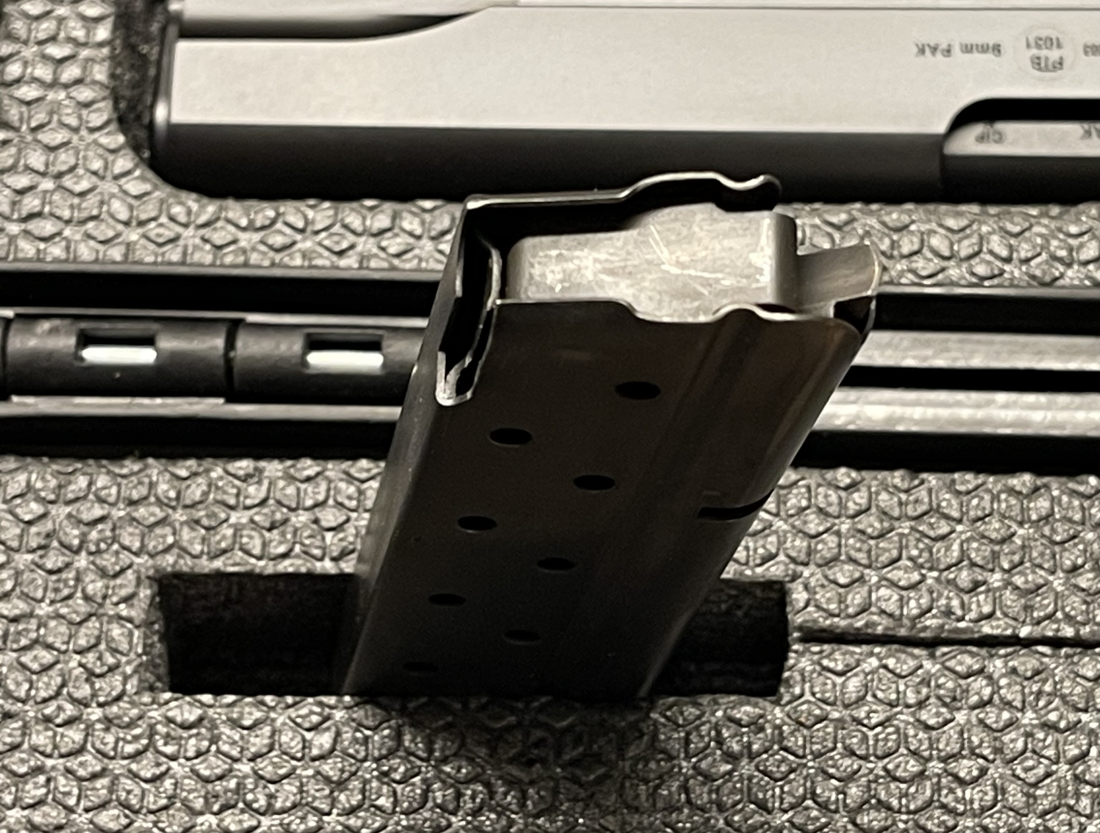 M1911 A1 U.S. ARMY COMMANDER  4.25’’ Barrel,  9MM PAK BLANK